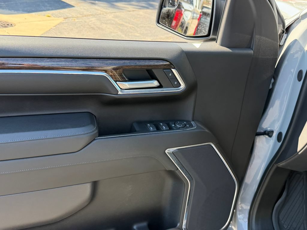 Used 2024 GMC Sierra 1500 Elevation w/ LPO, Elevation Black Package AWD/4WD image 24