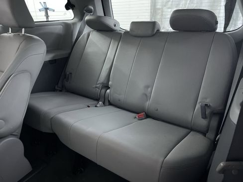 Used 2017 Toyota Sienna XLE Premium AWD/4WD image 22