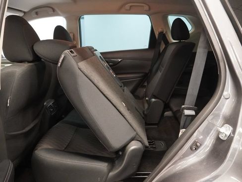 Used 2017 Nissan Rogue SV w/ SV Premium Package AWD/4WD image 27