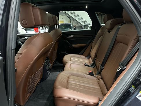 Used 2018 Audi Q5 2.0T Premium Plus w/ Premium Plus Package image 14