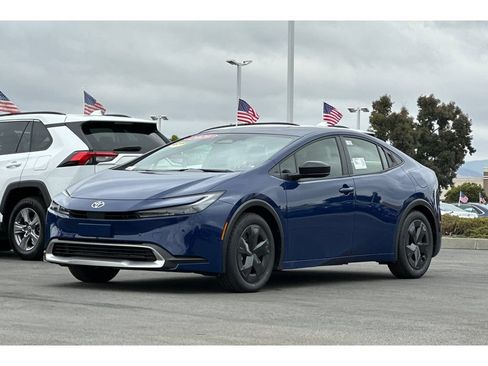 New 2026 Toyota Prius Plug-In Hybrid FWD image 8