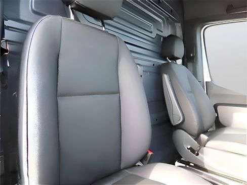 Used 2024 Mercedes-Benz Sprinter 3500 image 14