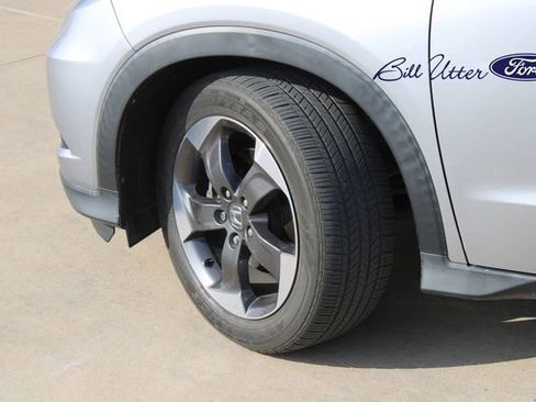 Used 2018 Honda HR-V EX image 9