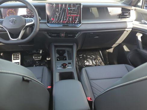 New 2026 Volkswagen Tiguan SE R-Line image 19