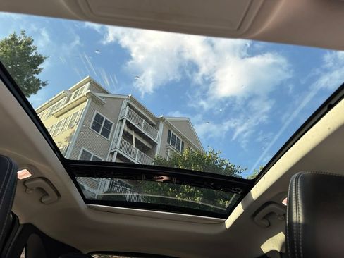 Used 2021 Ford Escape Titanium AWD/4WD image 24