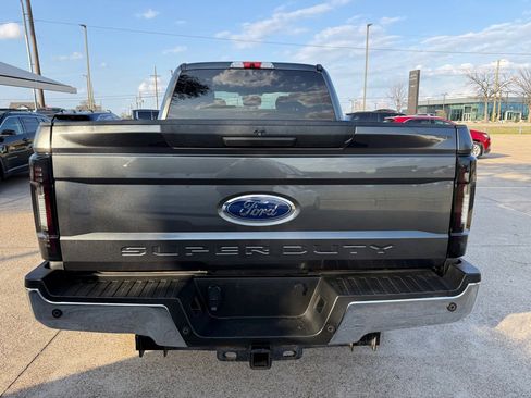 Used 2017 Ford F250 XLT w/ XLT Value Package AWD/4WD image 6