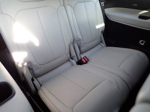 Certified 2023 Jeep Grand Cherokee L Overland image 15