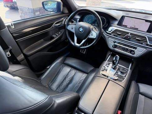 Used 2018 BMW 750i RWD image 10