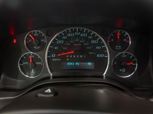 Used 2025 Chevrolet Express 3500 LS image 19