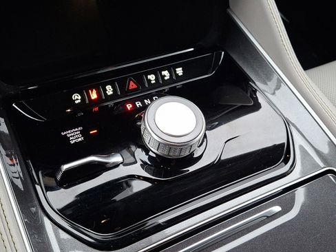 Used 2023 Jeep Wagoneer 4WD w/ Convenience Group I image 14