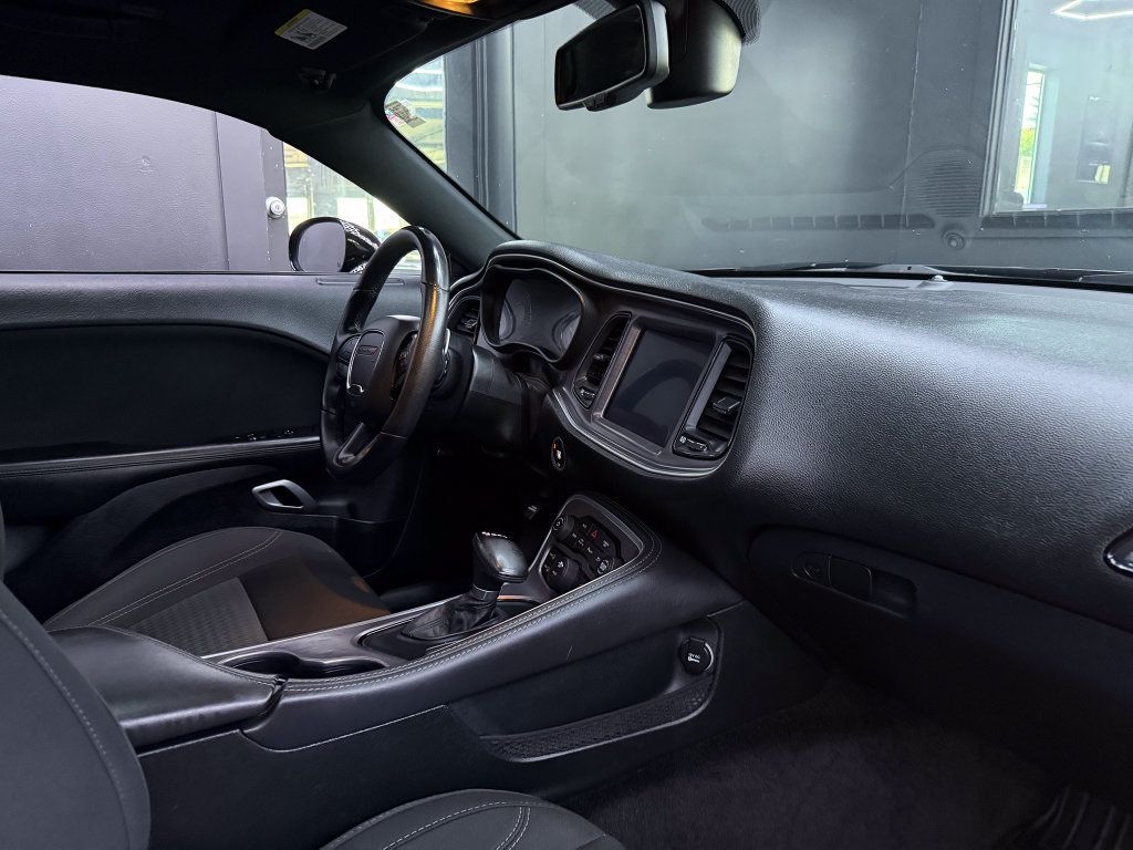 Used 2018 Dodge Challenger R/T w/ Driver Convenience Group RWD image 22