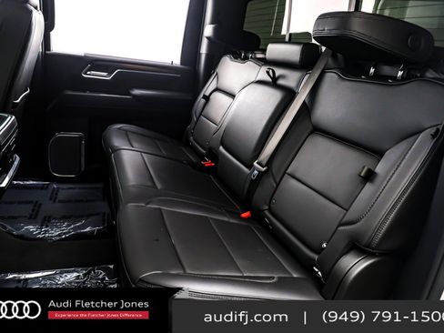 Used 2025 GMC Sierra 2500 Denali w/ Denali Reserve Package image 8