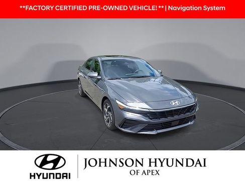Used 2025 Hyundai Elantra Limited FWD image 2