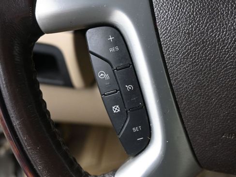 Used 2013 Cadillac Escalade Luxury image 29