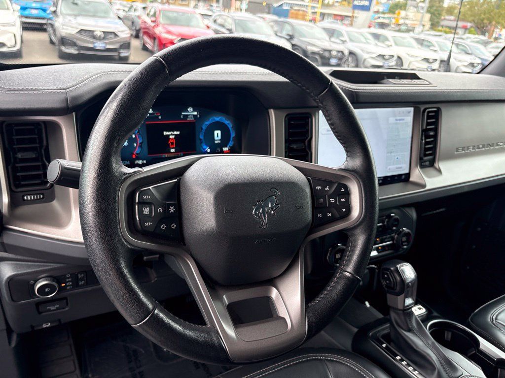 Used 2025 Ford Bronco Outer Banks AWD/4WD image 17