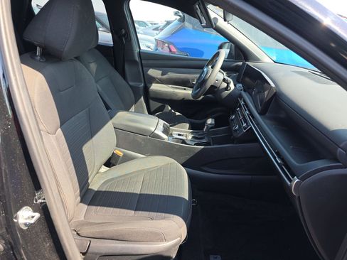 Used 2025 Hyundai Santa Cruz SE image 15