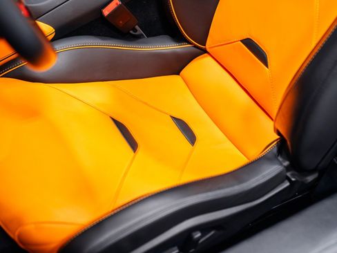 Used 2021 Lamborghini Huracan EVO RWD image 18