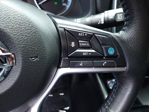 Used 2020 Nissan Leaf SV w/ SV Technology Package FWD image 15