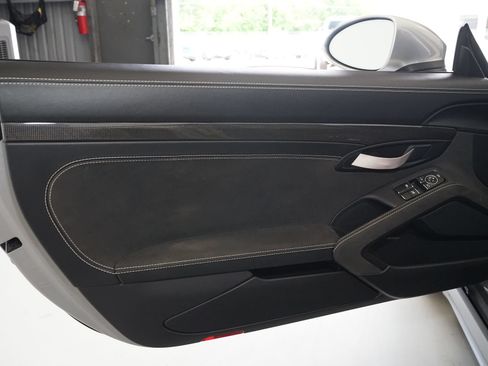 Used 2021 Porsche 718 Boxster Spyder RWD image 19
