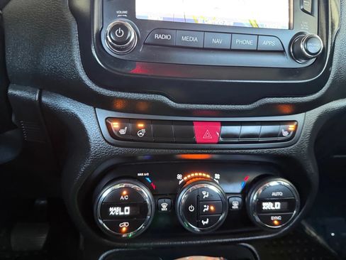 Used 2016 Jeep Renegade Limited AWD/4WD image 19