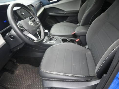 Used 2022 Volkswagen Taos SE FWD image 11