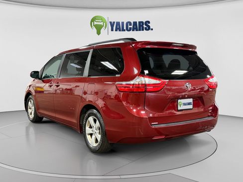 Used 2015 Toyota Sienna LE FWD image 3