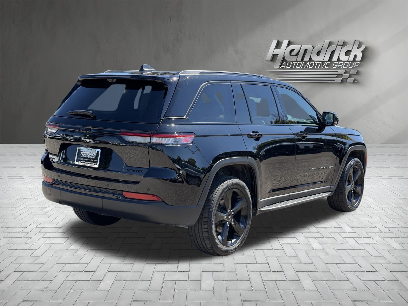 Used 2025 Jeep Grand Cherokee Limited w/ Luxury Tech Group II AWD/4WD image 10