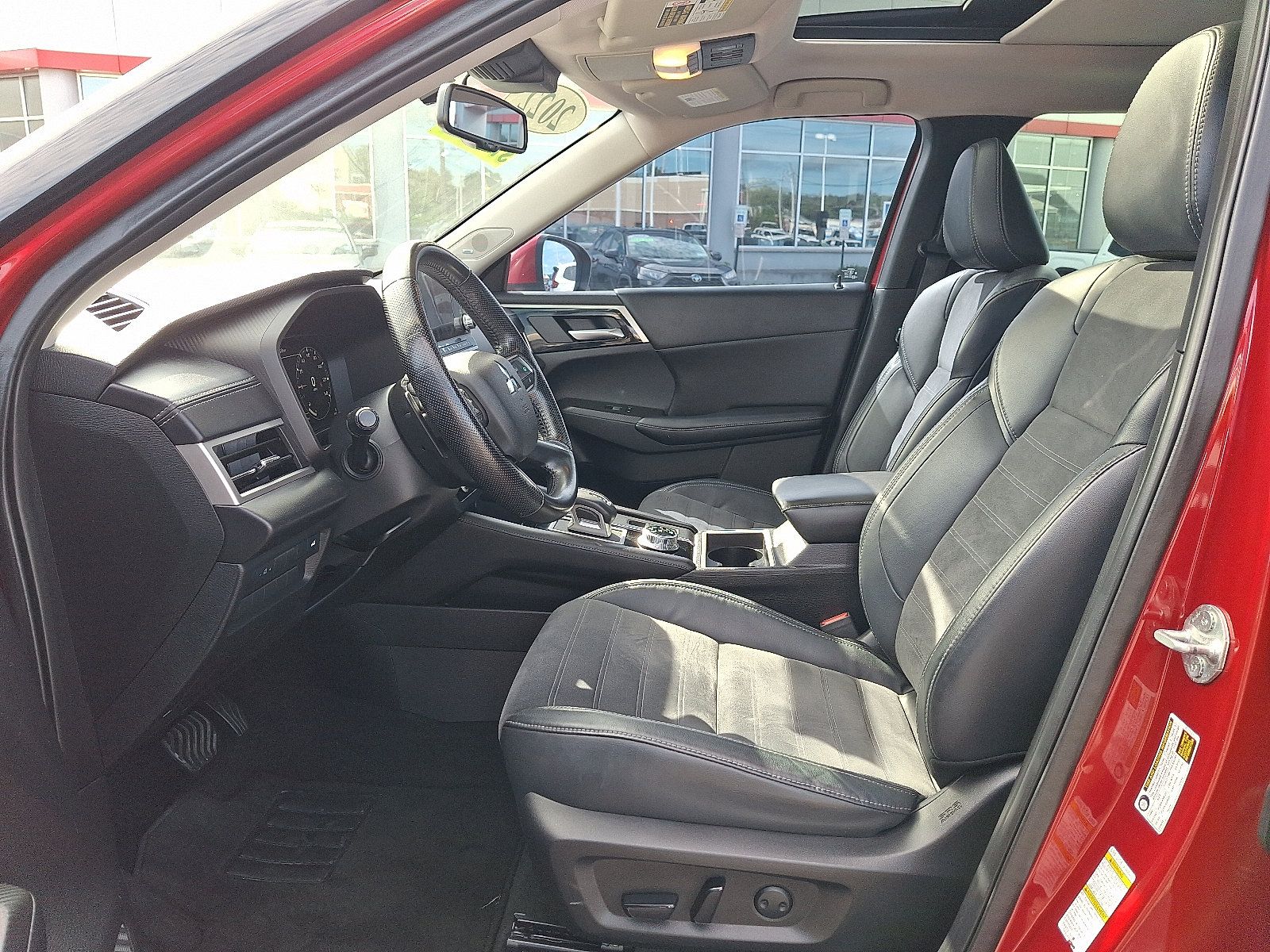 Used 2022 Mitsubishi Outlander SE AWD/4WD image 14