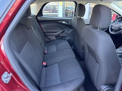 Used 2017 Ford Focus SE image 20