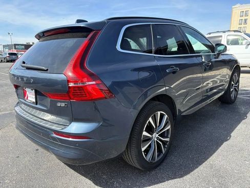 Used 2022 Volvo XC60 B5 Momentum w/ Advanced Package AWD/4WD image 5