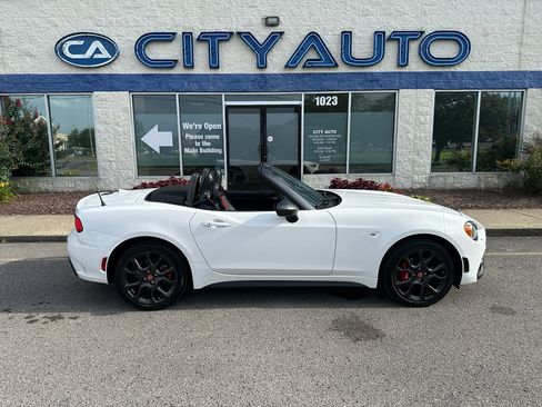 Used 2019 FIAT 124 Spider Abarth w/ Convenience Group RWD image 3