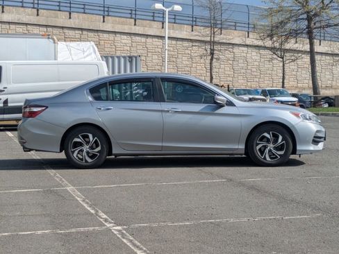 Used 2016 Honda Accord LX image 4