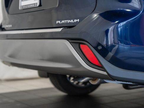 New 2026 Toyota Highlander Platinum image 6