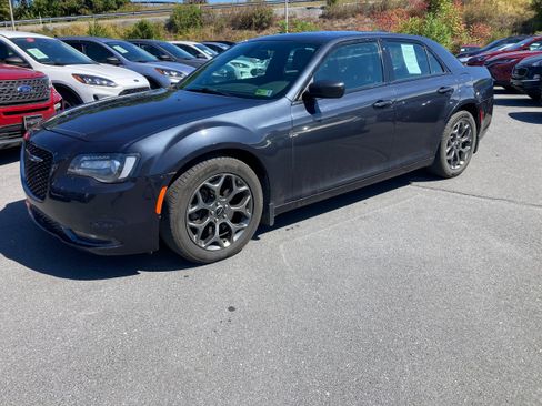 Used 2018 Chrysler 300 S image 21