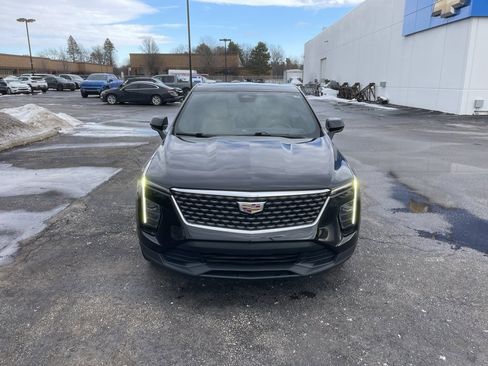 Used 2024 Cadillac XT4 Luxury w/ Cold Weather Package image 2