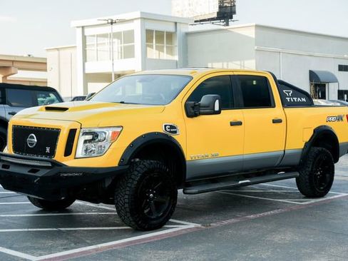 Used 2018 Nissan Titan PRO-4X w/ Pro-4x Convenience Package image 22