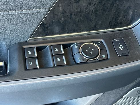 Used 2024 Ford F250 Lariat w/ FX4 Off-Road Package AWD/4WD image 12