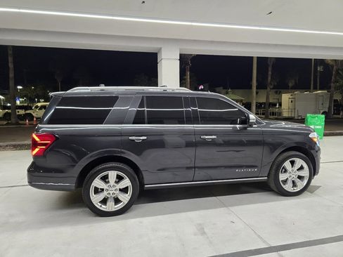 Used 2023 Ford Expedition Platinum image 7