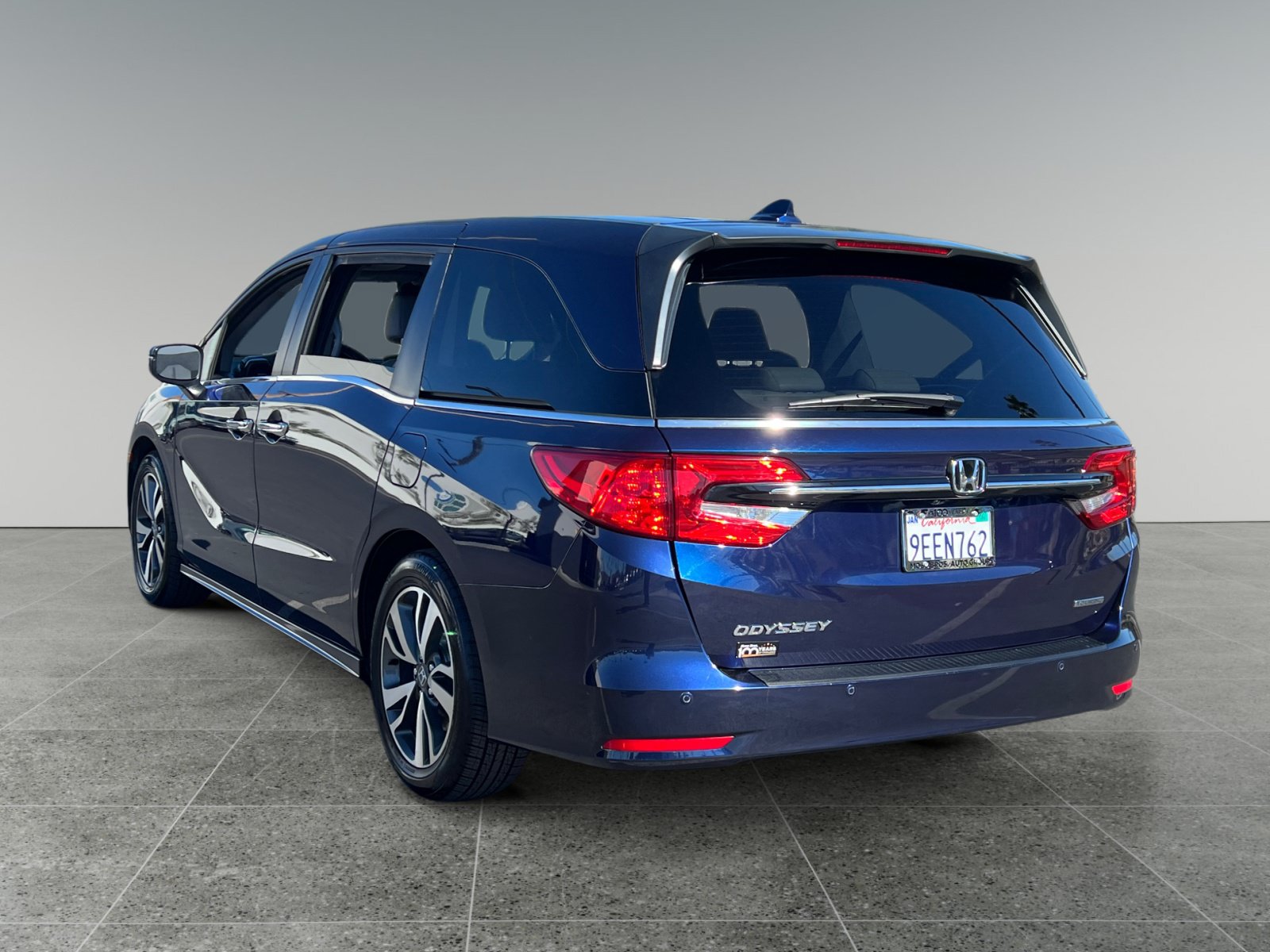 Used 2023 Honda Odyssey Touring image 3