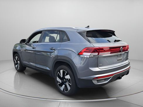 Used 2024 Volkswagen Atlas Cross Sport SE AWD/4WD image 3