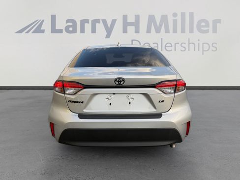 Used 2025 Toyota Corolla LE FWD image 4