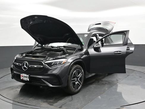 Used 2025 Mercedes-Benz GLC 300 4MATIC image 53