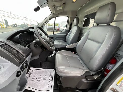 Used 2015 Ford Transit 250 130 Low Roof w/ Exterior Upgrade Package RWD image 23