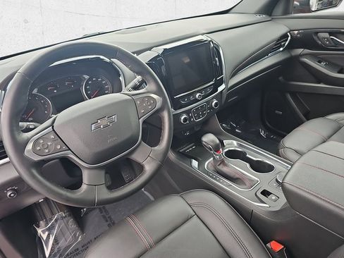 Used 2023 Chevrolet Traverse RS image 18