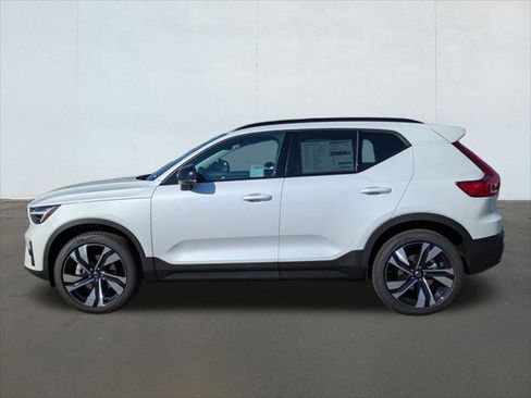 New 2026 Volvo XC40 B5 Ultra w/ Climate Package image 3