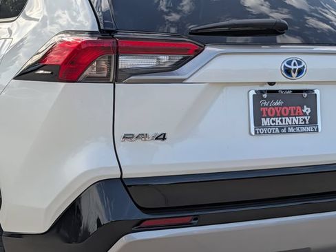 Used 2022 Toyota RAV4 XSE AWD/4WD image 8