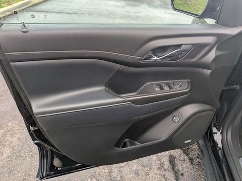 Used 2019 GMC Acadia SLT w/ Black Edition image 13