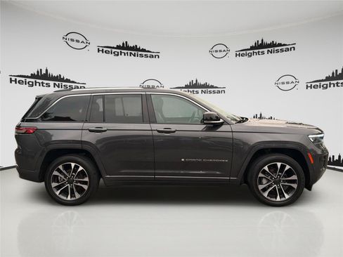 Used 2023 Jeep Grand Cherokee Overland AWD/4WD image 6