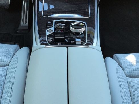 New 2027 BMW X7 xDrive40i w/ Executive Package AWD/4WD image 19