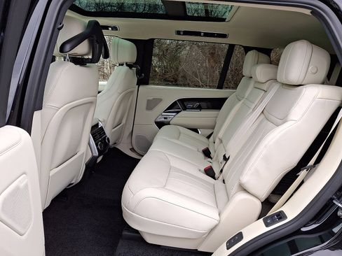 New 2026 Land Rover Range Rover Long Wheelbase SE AWD/4WD image 5